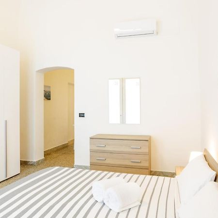 San Nicola Bilocali Vgm Apartment Bari Bagian luar foto