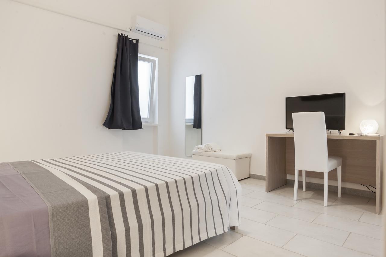 San Nicola Bilocali Vgm Apartment Bari Bagian luar foto