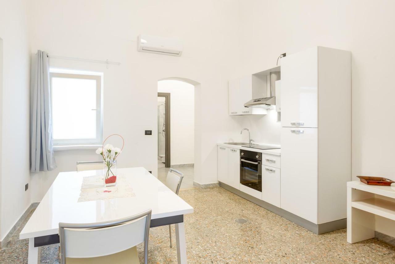 San Nicola Bilocali Vgm Apartment Bari Bagian luar foto