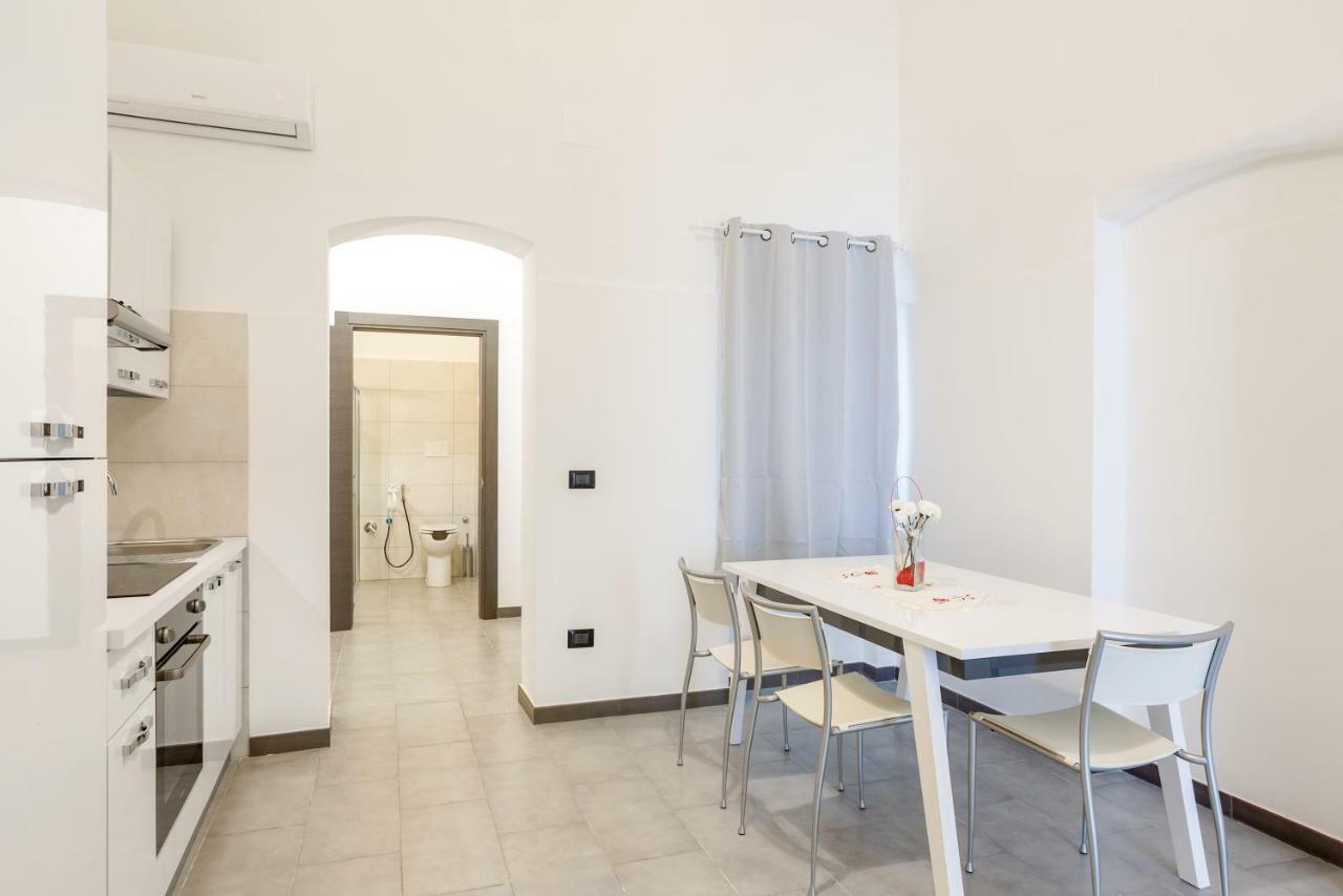 San Nicola Bilocali Vgm Apartment Bari Bagian luar foto